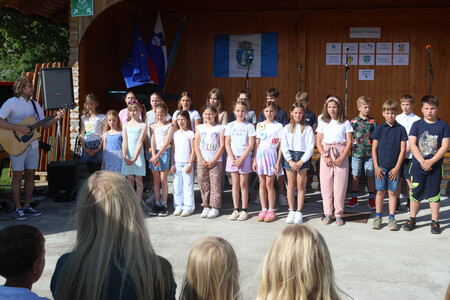 Kulturna prireditev Na lepi Menišiji 11 Foto Ljubo Vukelič